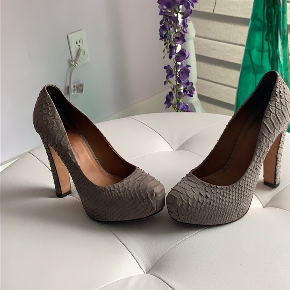 Grey, leather, distressed snake skin pumps - Picture 2 of 4